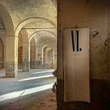 Le stanze pi� antiche a piano terra sono voltate con numerose colonne...